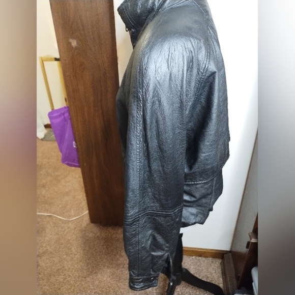 Vintage Wilson's Leather bomber jacket - Picture 3 of 10